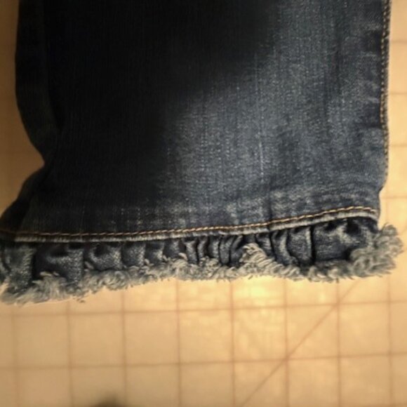 CROWN & IVY BLUE DENIM SKINNY CROPPED JEANS WITH RUFFLE HEM, SIZE 12 - Picture 11 of 15